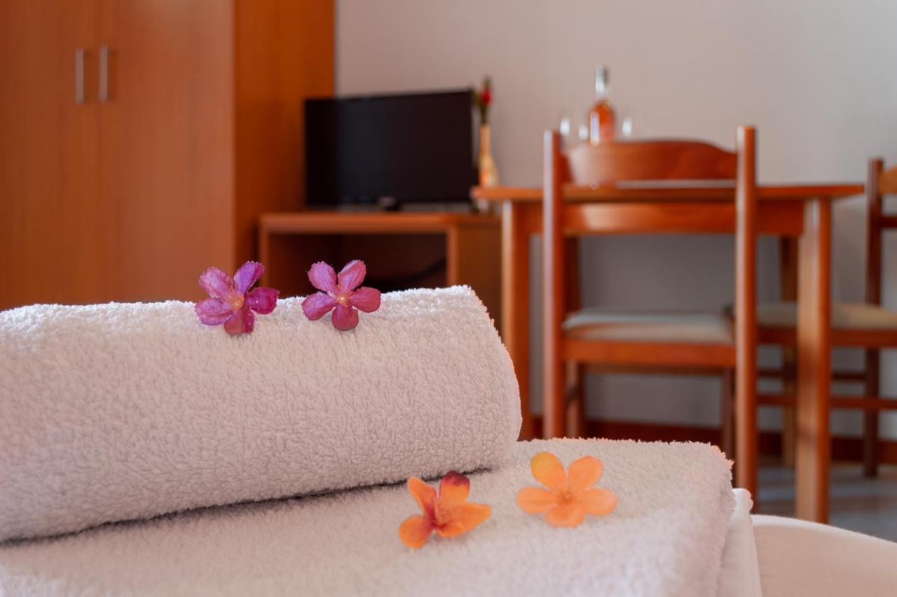 Apartments Promenada - Beachfront 투체피 외부 사진